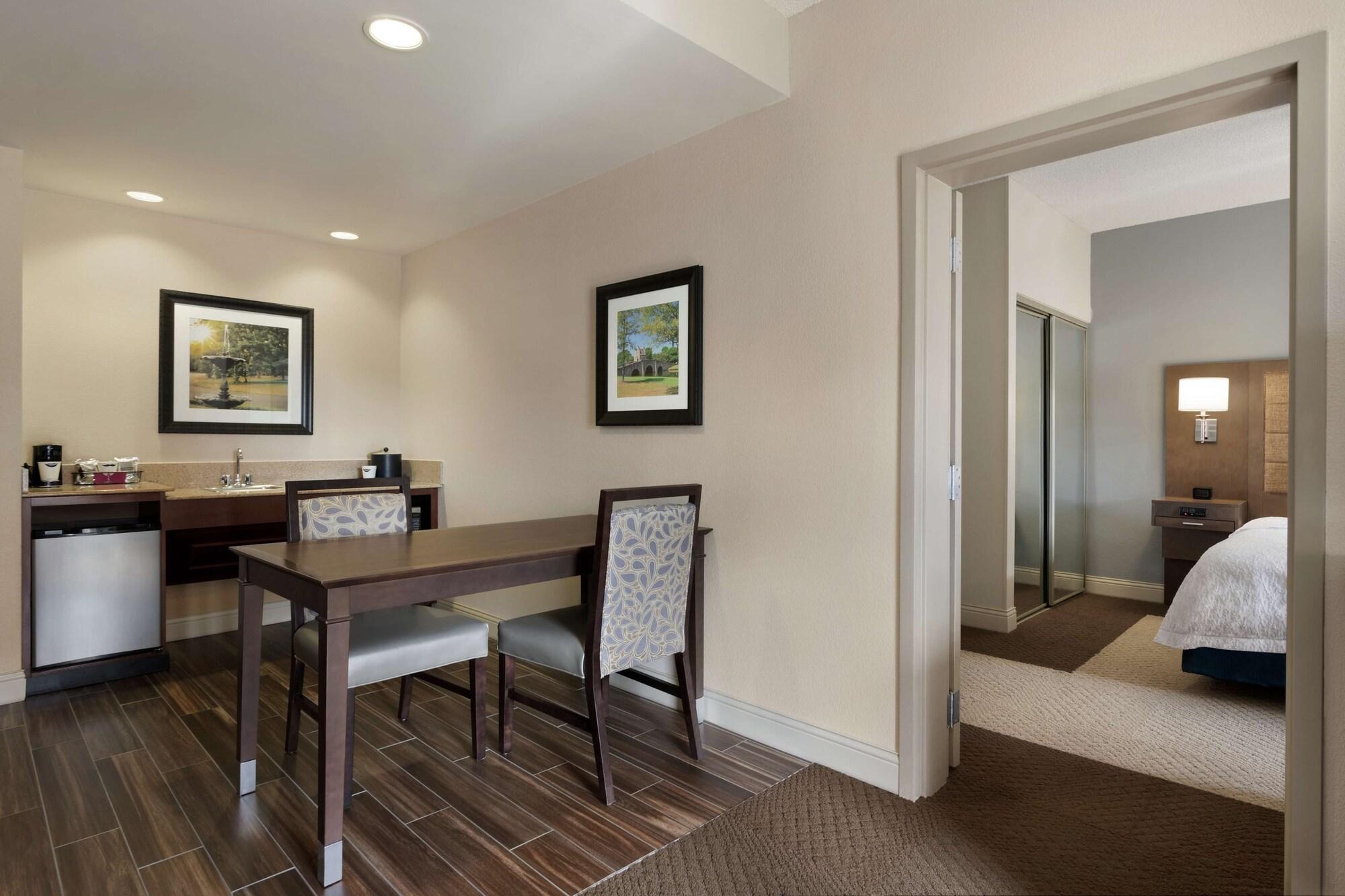 Hampton Inn & Suites Montgomery-Eastchase מראה חיצוני תמונה